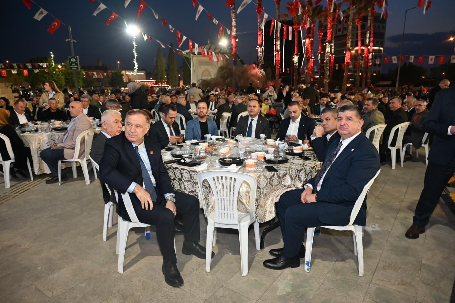 Kepez’den Kadir Gecesi’nde 5 bin kişilik birlik sofrası