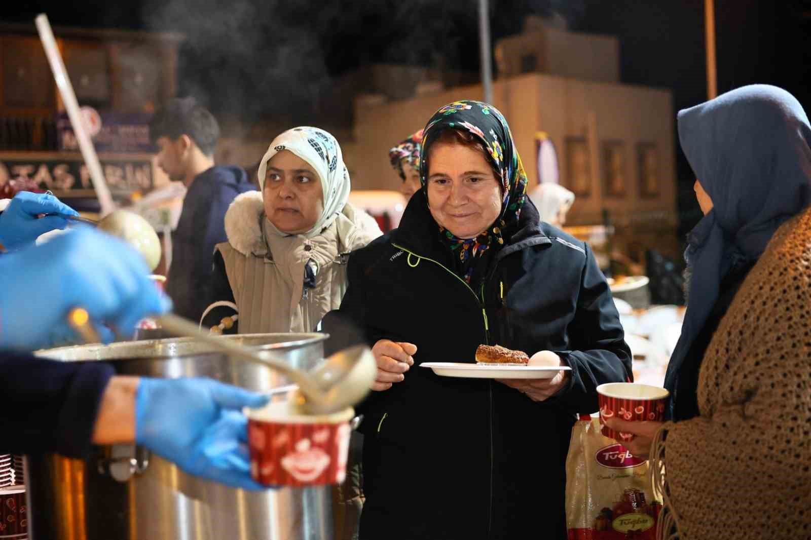 Bodrum&rsquo;da 40 yıllık gelenek s&uuml;r&uuml;yor
