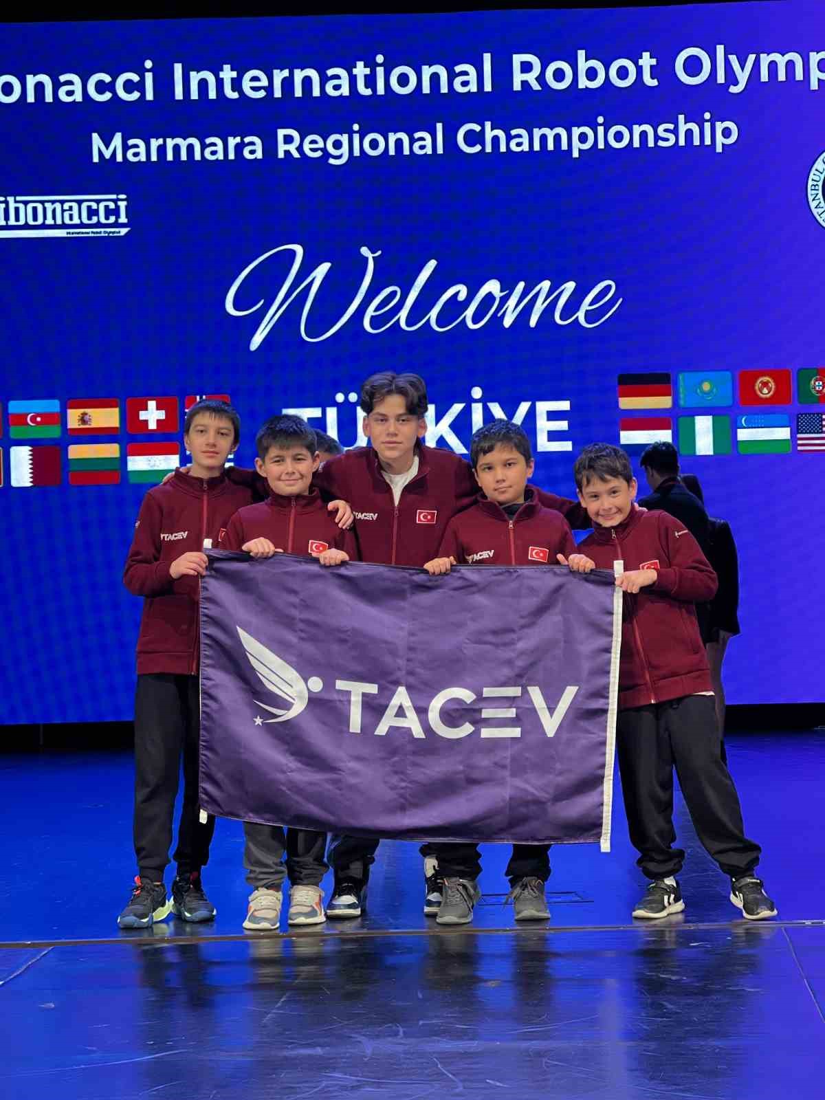 TACEV &ouml;ğrencileri, robotik olimpiyatlarında T&uuml;rkiye ikincisi oldu
