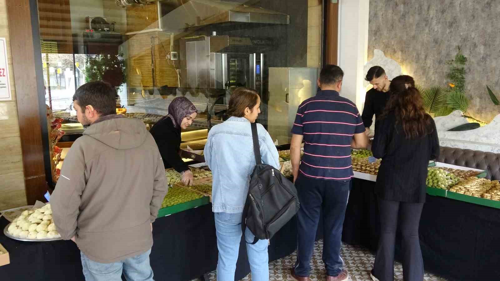 Gaziantep&rsquo;in bayram lezzetleri d&uuml;nya sofrasında yer buluyor
