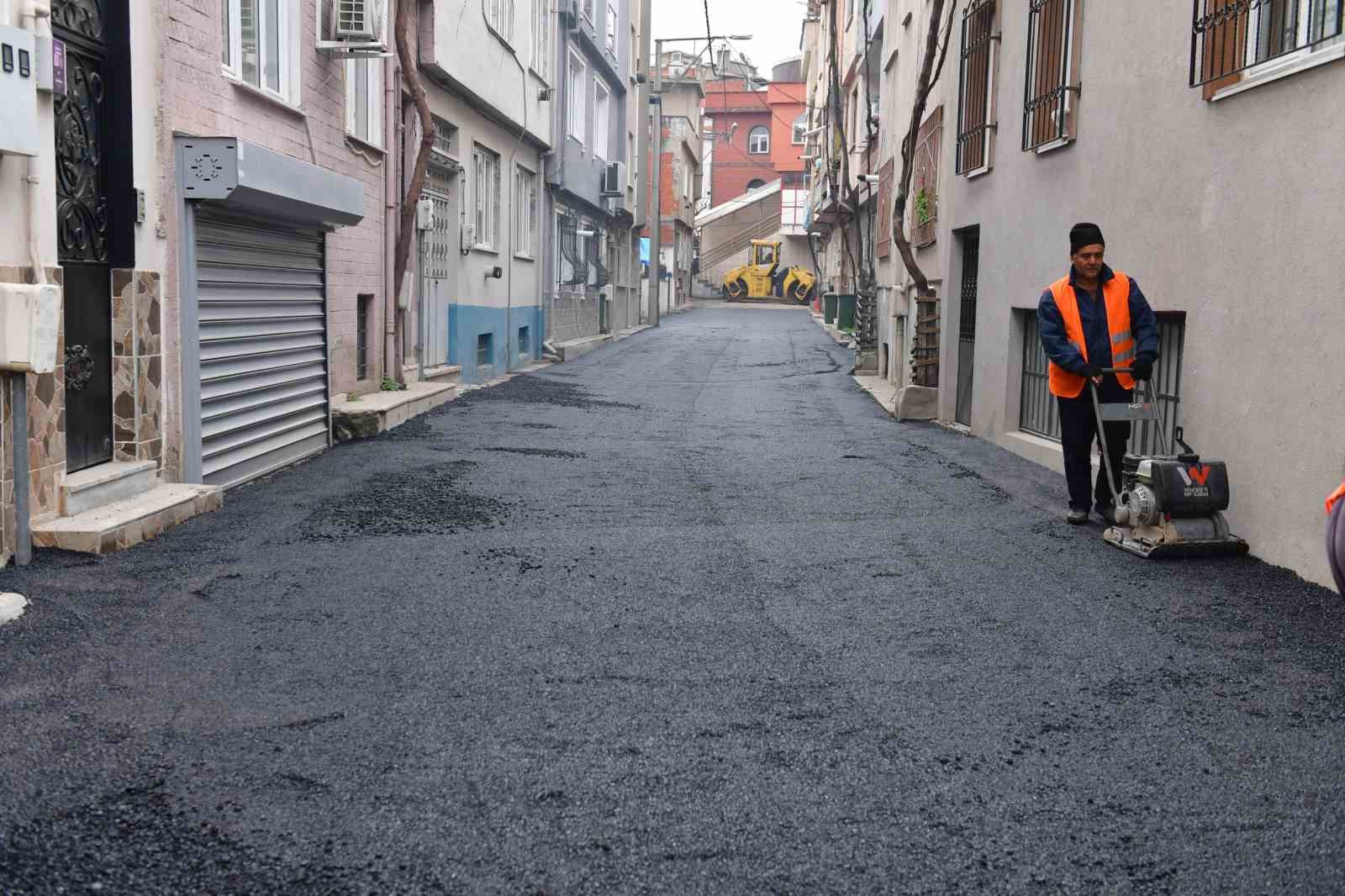 Osmangazi Belediyesi’nden Yeşilova mahallesi’ne yeni asfalt