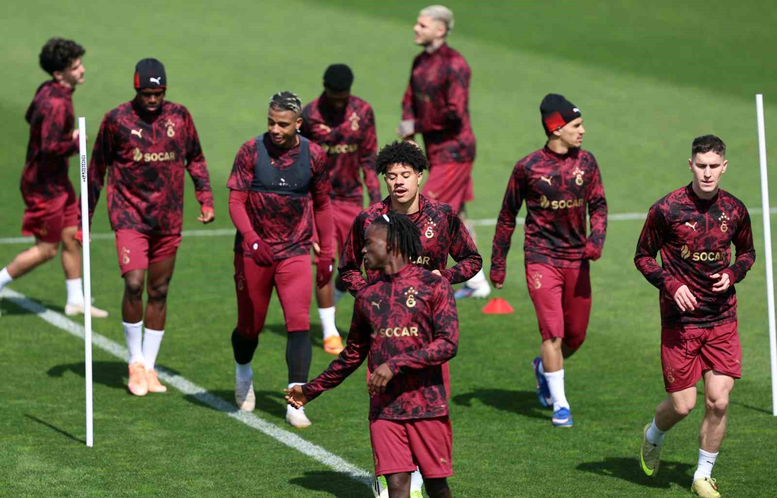 Galatasaray, Liverpool ma&ccedil;ı hazırlıklarını tamamladı
