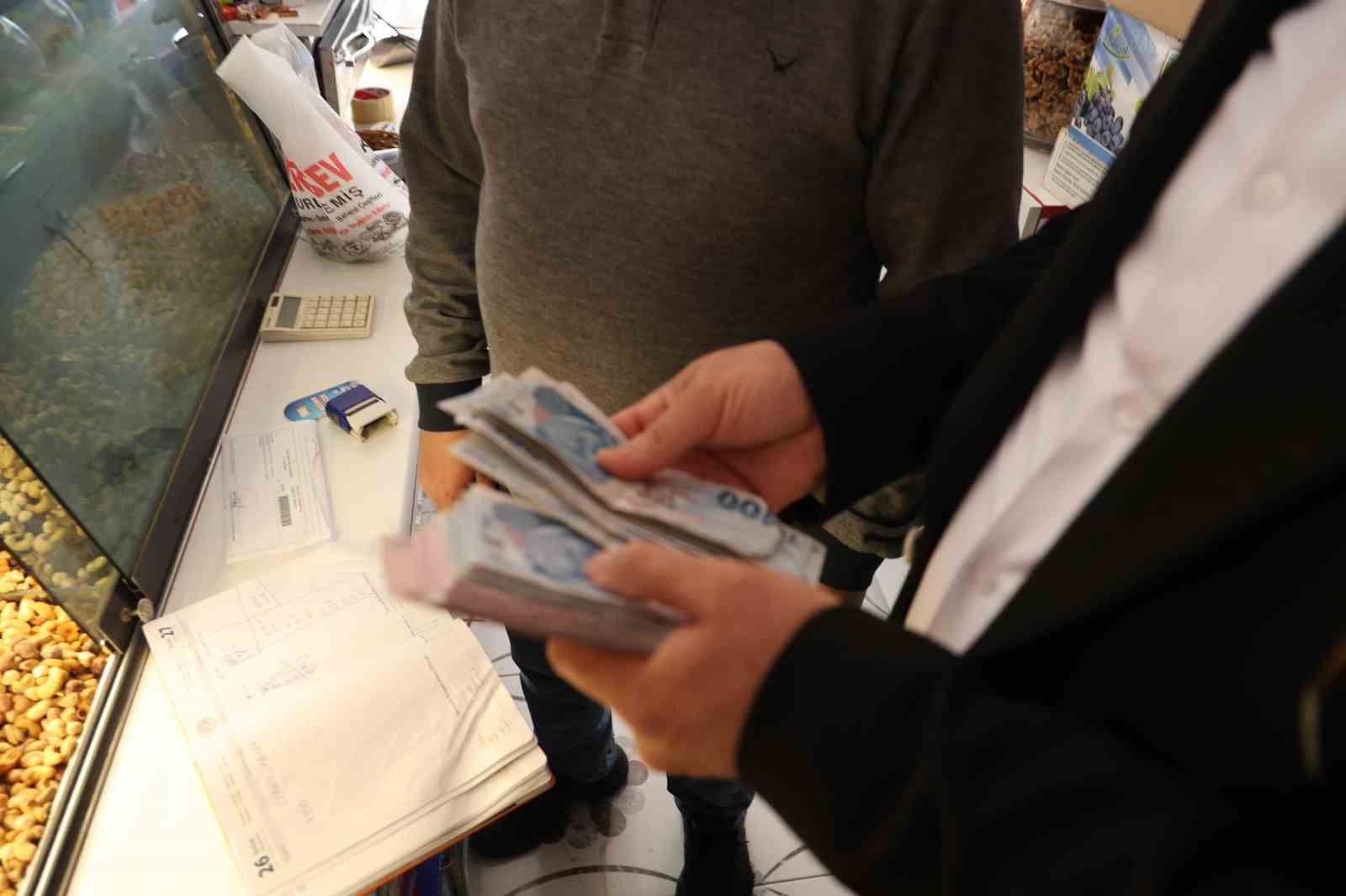 Osmanlı&rsquo;nın &lsquo;zimem defteri&rsquo; geleneği Kozan&rsquo;da yaşatılıyor
