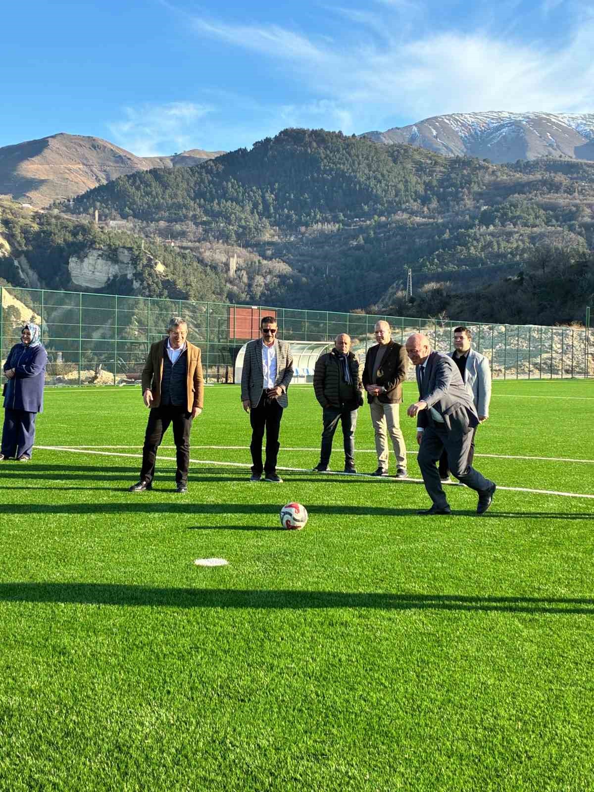 Başkan Subaşıoğlu, Babadağ&rsquo;da devam eden spor yatırımlarını yerinde inceledi
