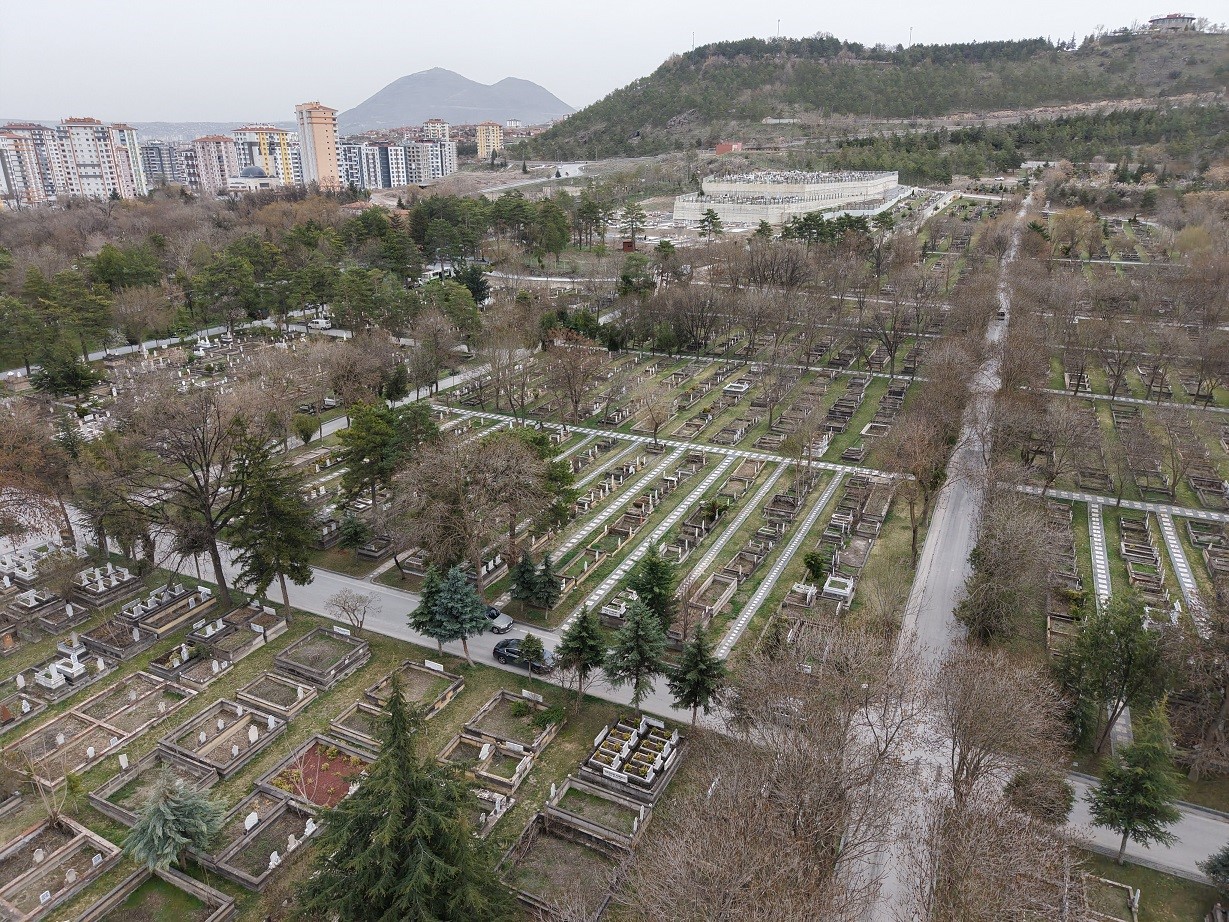 Büyükşehir’den akıllı şehircilikte örnek proje: mezarlık bilgi sistemi hizmete girdi