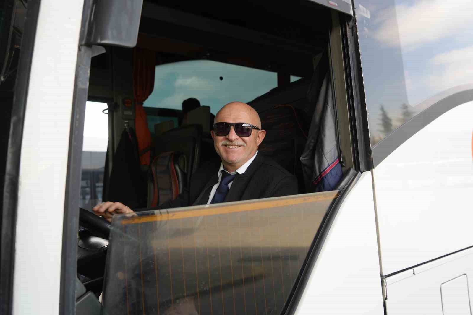 Kocaeli&rsquo;de otogarda bayram yoğunluğu: Mardin&rsquo;e biletler t&uuml;kenme aşamasına geldi
