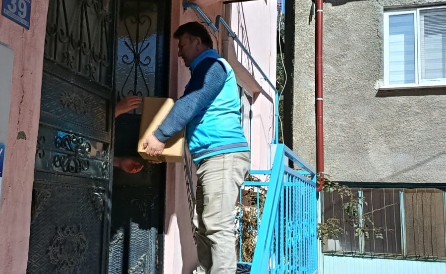 Derebucak’ta yardım kolileri ihtiyaç sahiplerine ulaştırıldı