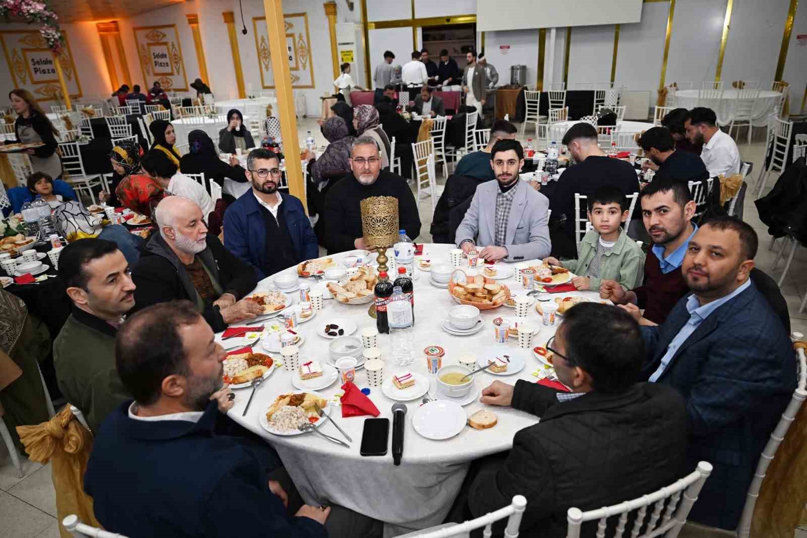 İlahiyat Fakültesinde 250 kişilik dev iftar buluşması