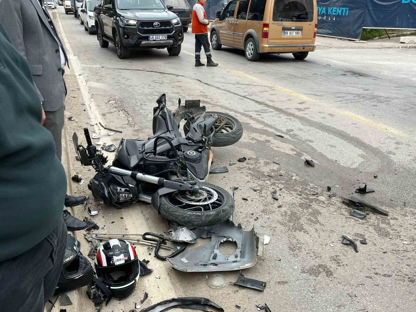 Menteşe&rsquo;de yarım saat arayla iki motosiklet kazası: 3 yaralı
