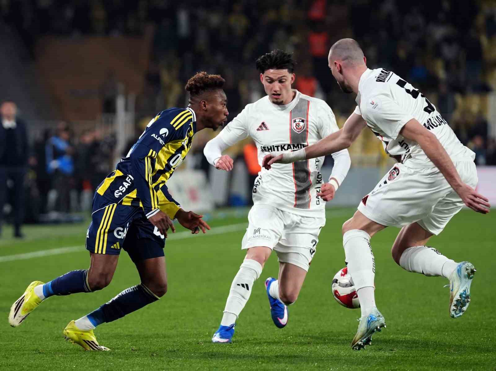 Trendyol S&uuml;per Lig: Fenerbah&ccedil;e: 0 - Gaziantep FK: 0 (Ma&ccedil; devam ediyor)
