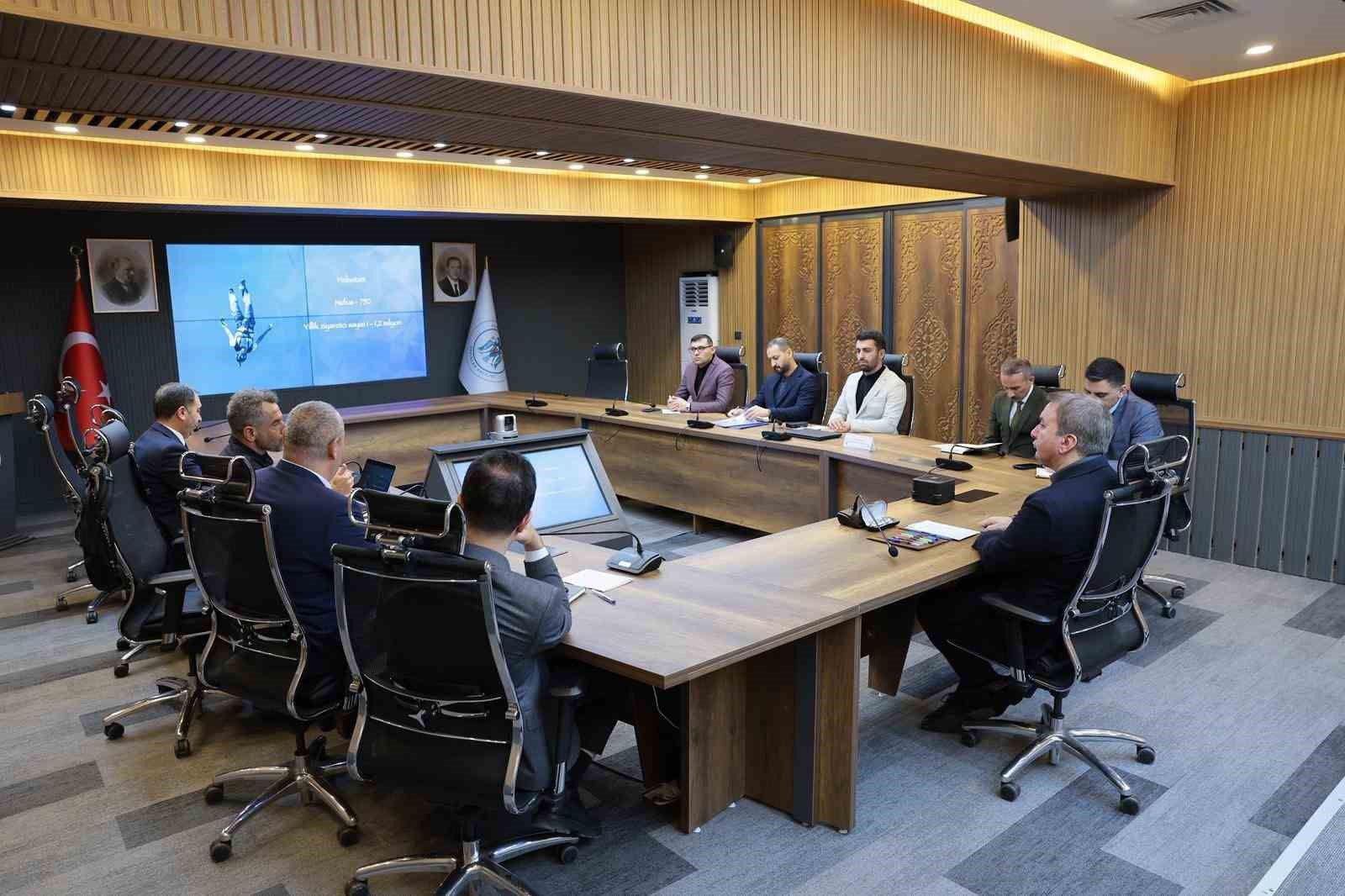 Erzincan&rsquo;da spor ve turizm yatırımları masaya yatırıldı
