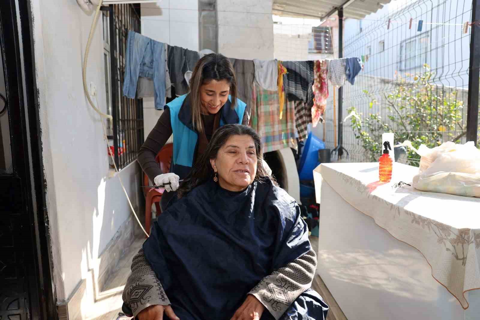 Akdeniz Belediyesi&rsquo;nden ihtiya&ccedil; sahiplerine bayram temizliği desteği
