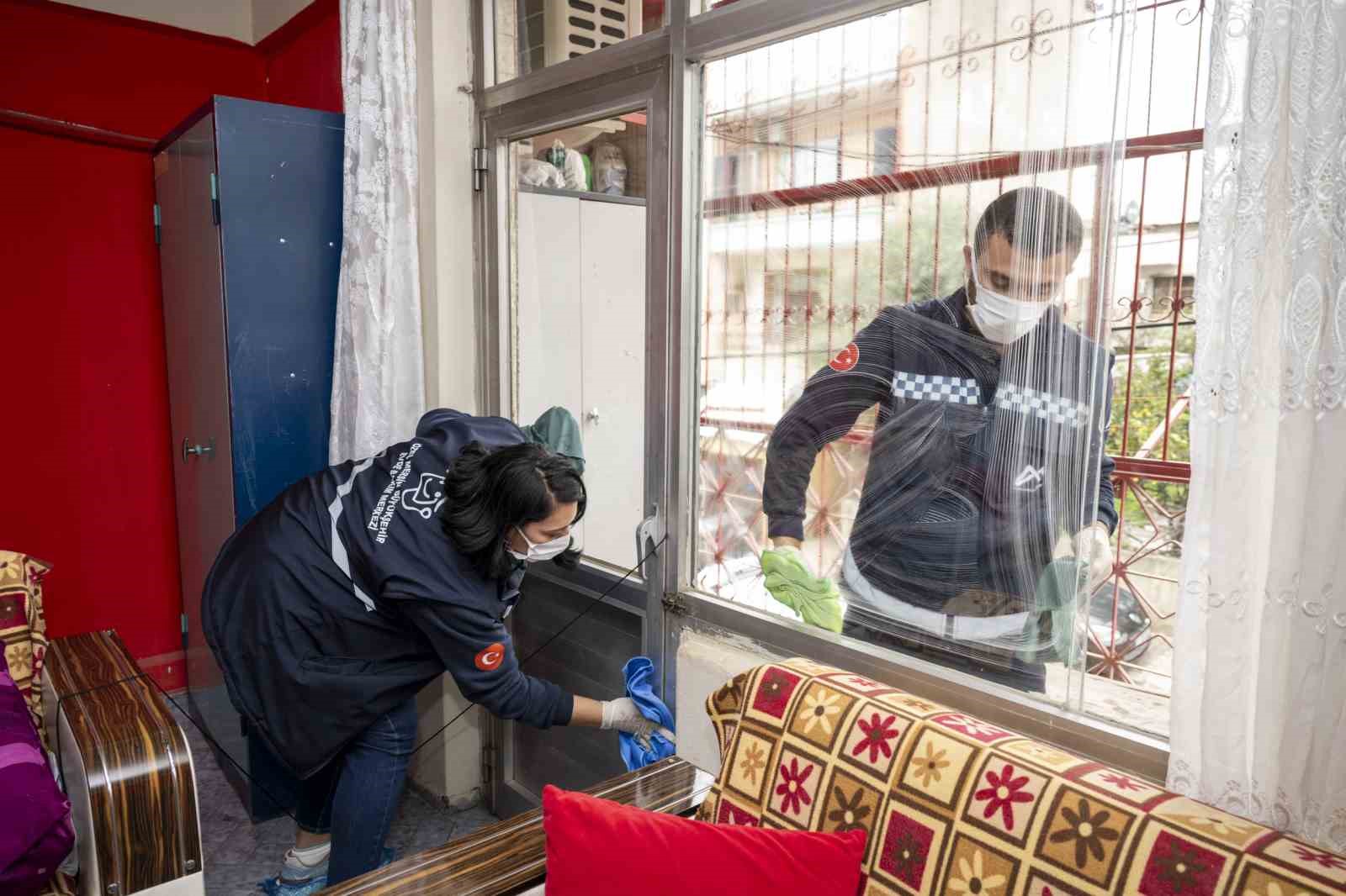 Mersin B&uuml;y&uuml;kşehir Belediyesinden yaşlılara bayram desteği
