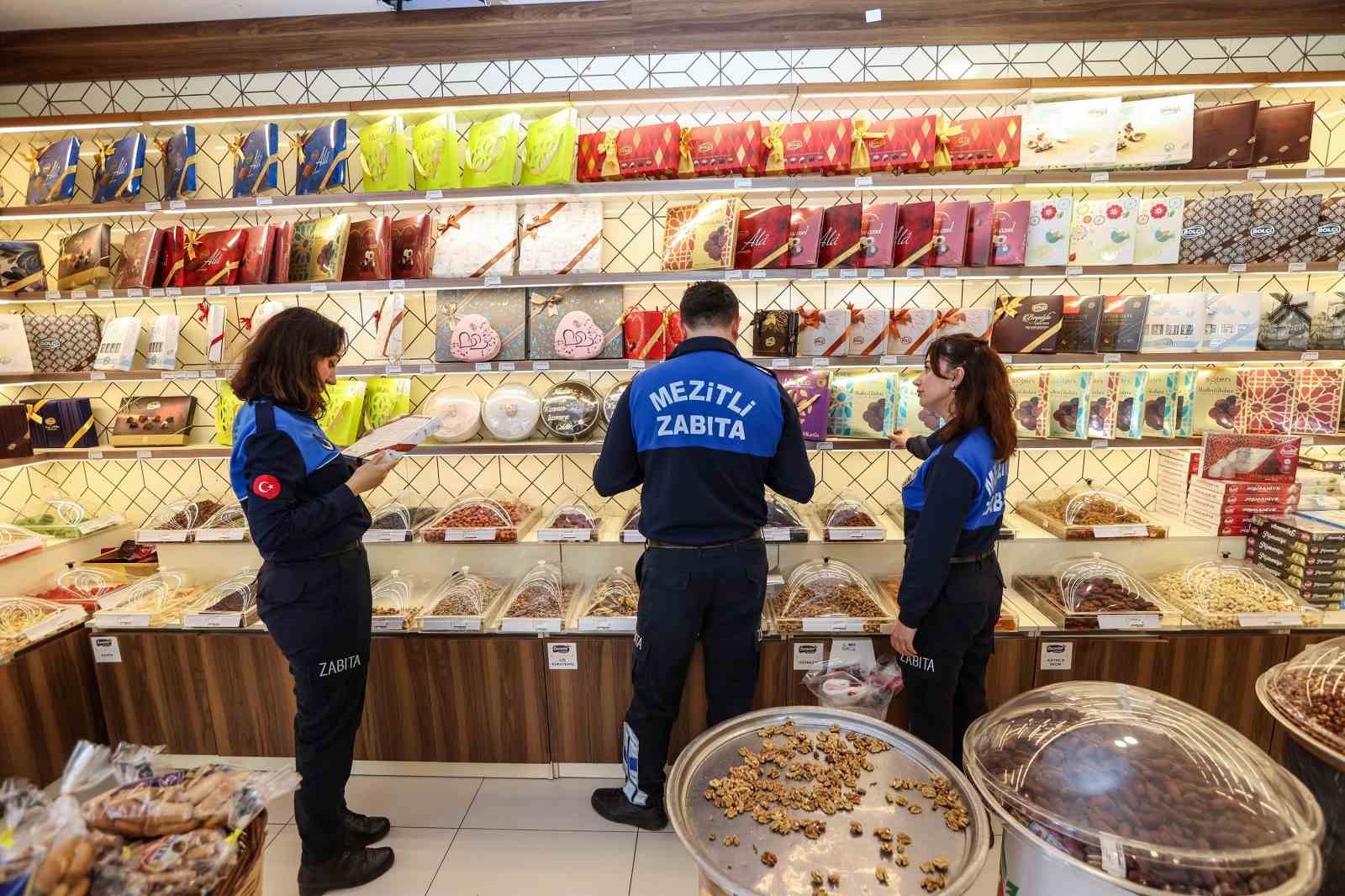 Mezitli�de bayram �ncesi g�da denetimleri s�kla�t�r�ld�
