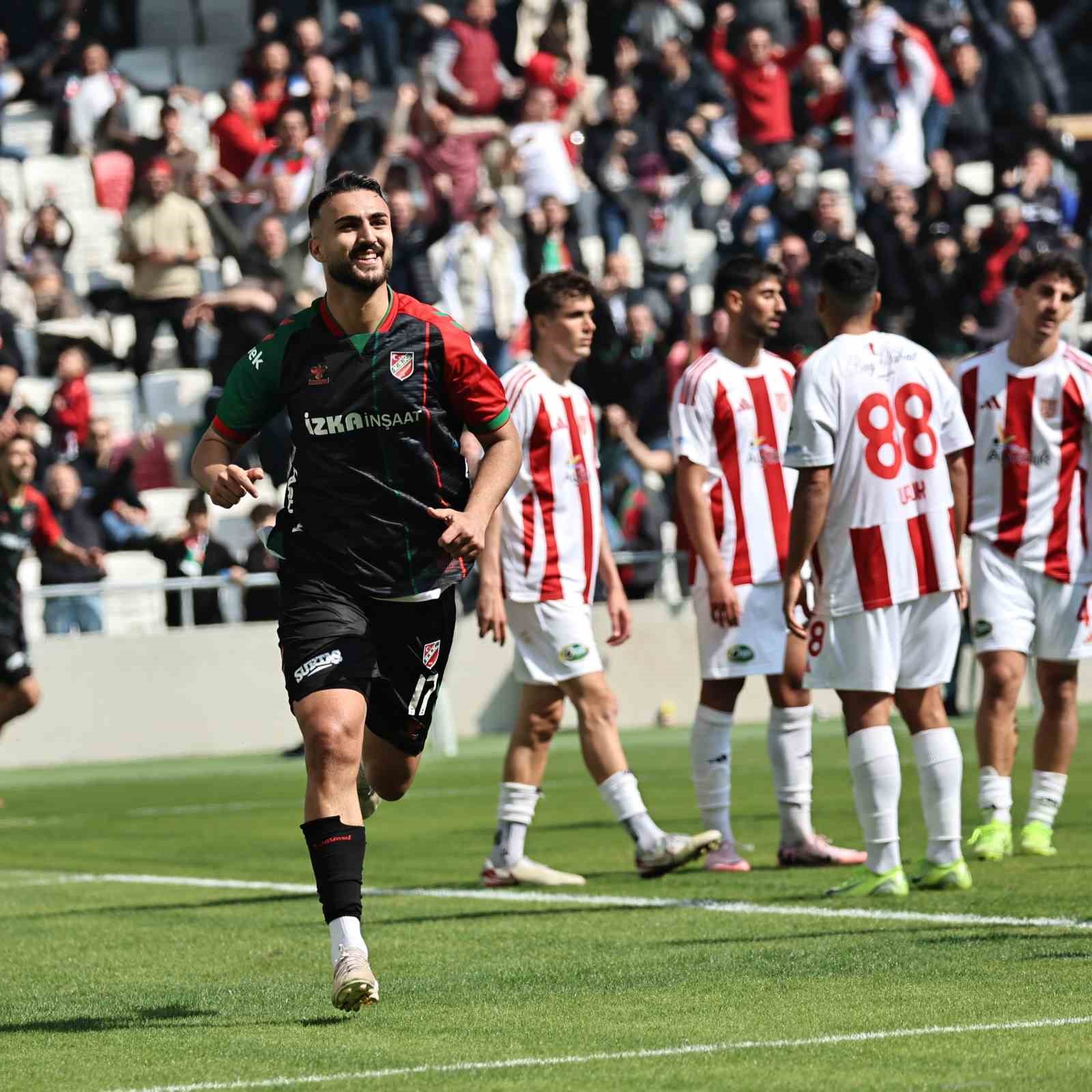 Karşıyaka&rsquo;da &Ouml;mer Faruk 9 ma&ccedil;ta 9 gol attı
