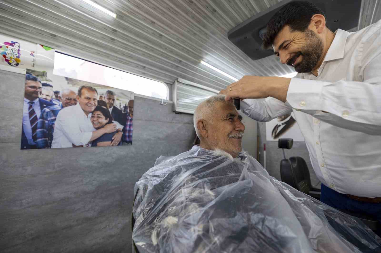 Mersinliler bayrama mobil kuaför ile hazırlandı