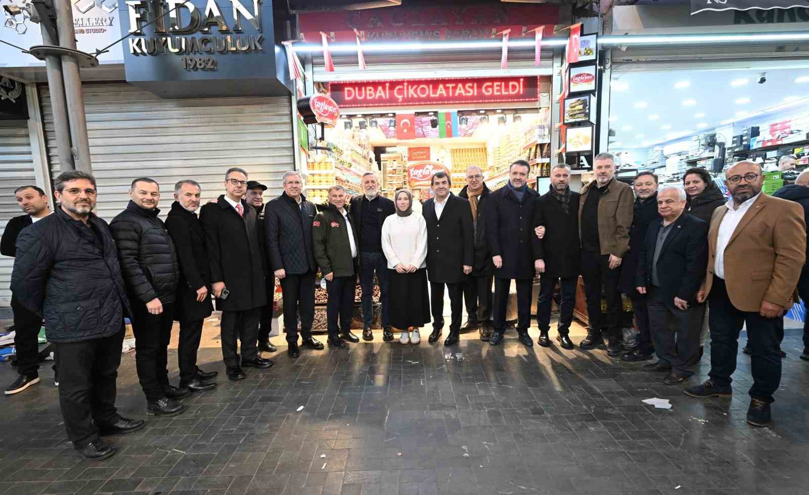 BTSO Başkanı Burkay, tarihi çarşıda esnafla buluştu