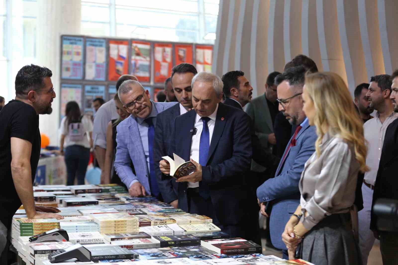 Kepez&rsquo;de kitap fuarı kapılarını a&ccedil;ıyor
