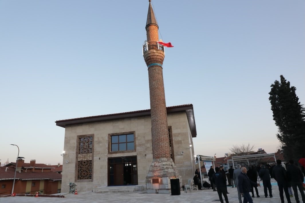 Domani&ccedil; Sultan Alaaddin Camii ibadete a&ccedil;ıldı
