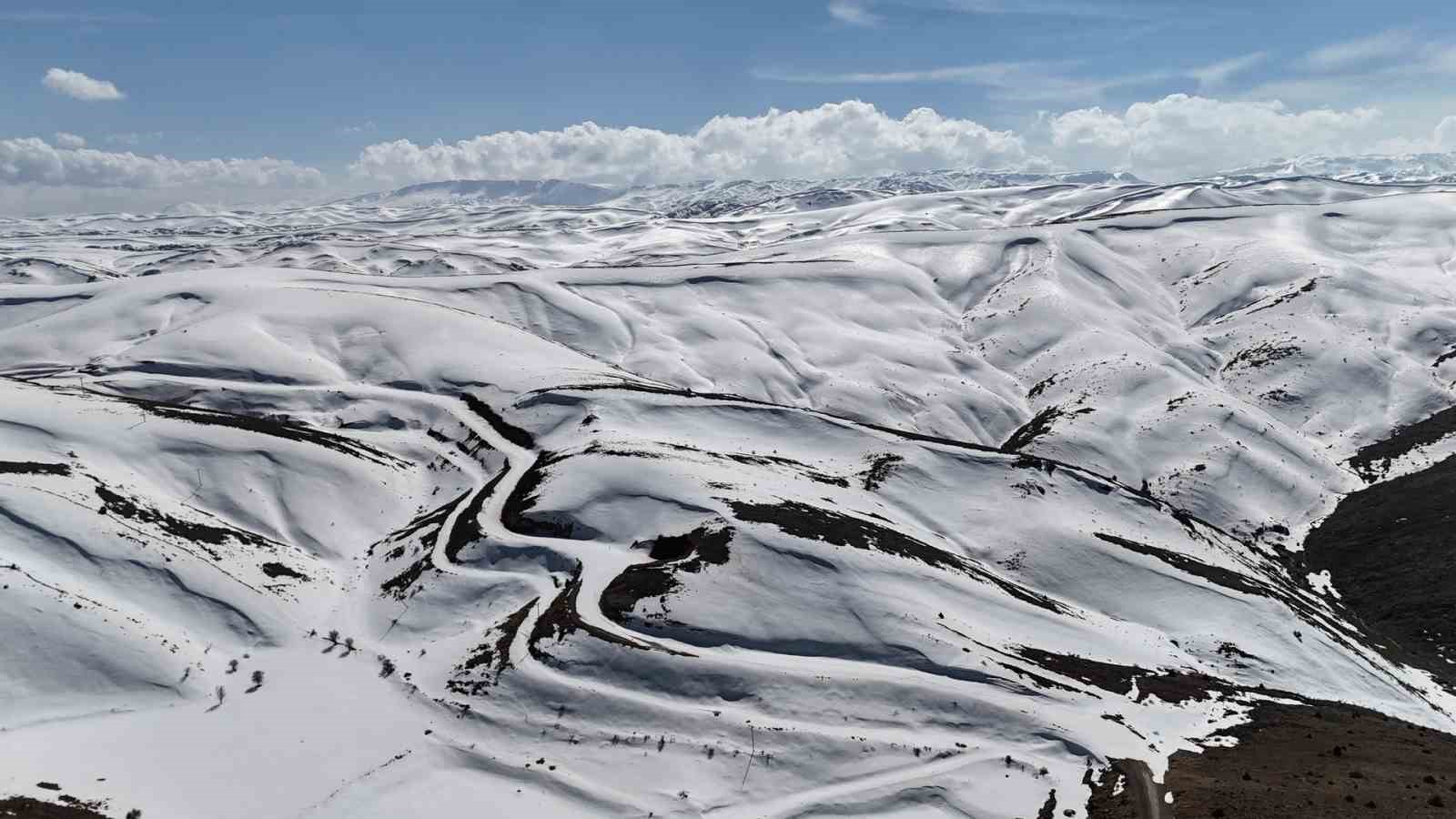 Toroslar’da kar güzelliği havadan görüntülendi