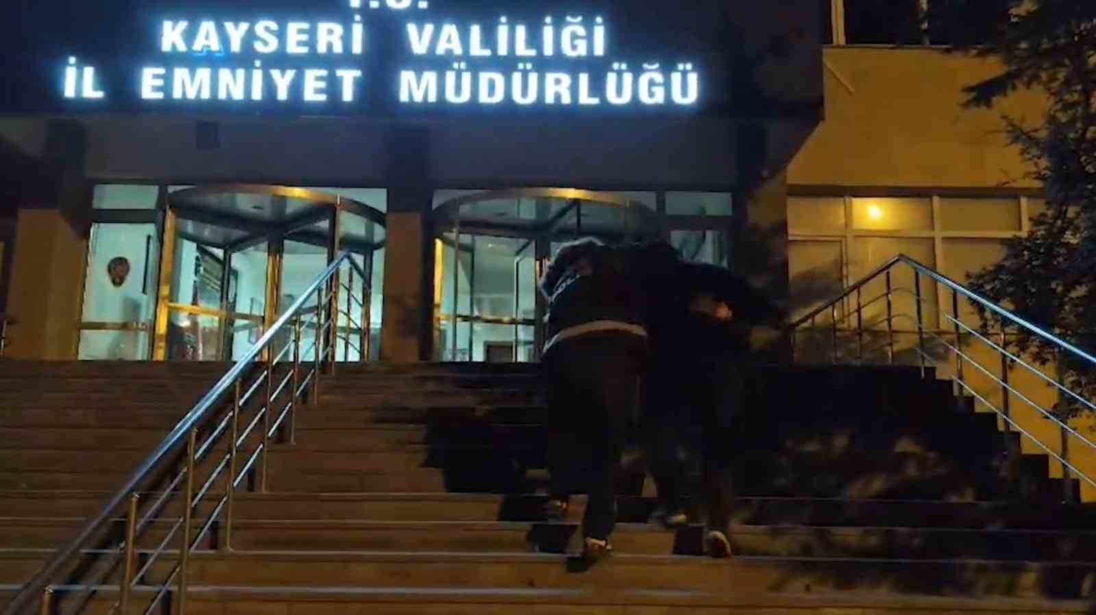 Kayseri&rsquo;de 214 kilo uyuşturucu madde ele ge&ccedil;irildi
