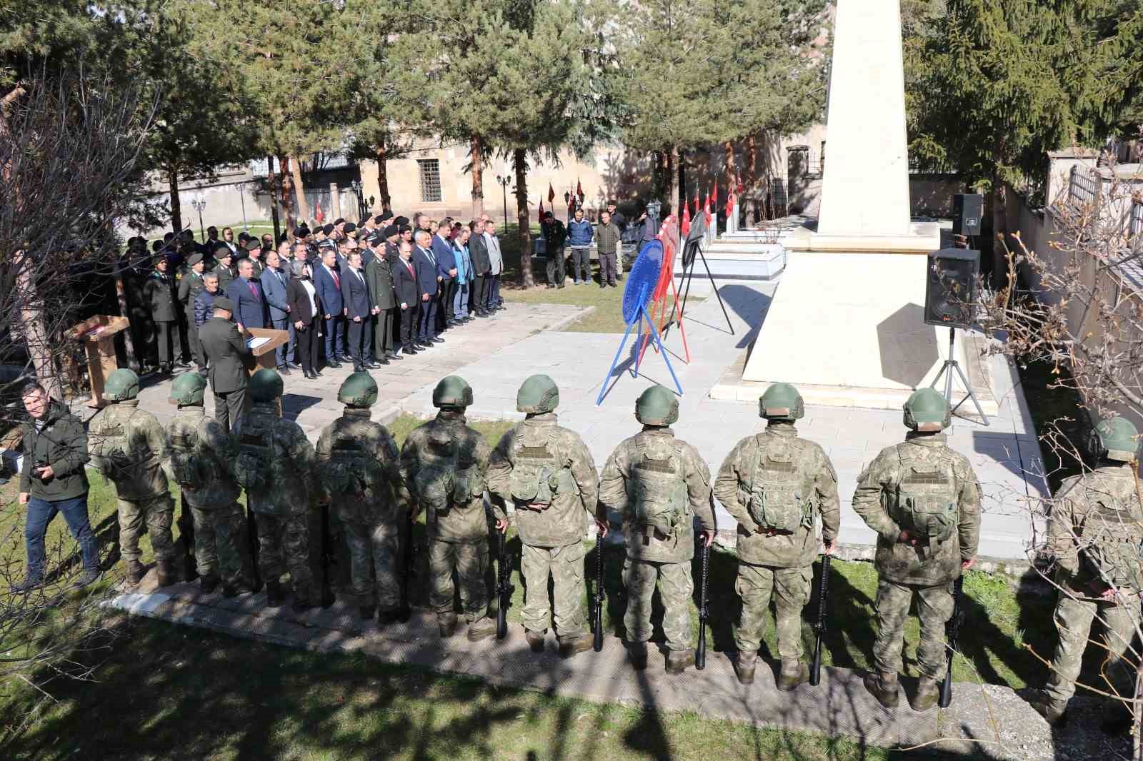 &Ccedil;anakkale Şehitleri Oltu&rsquo;da anıldı
