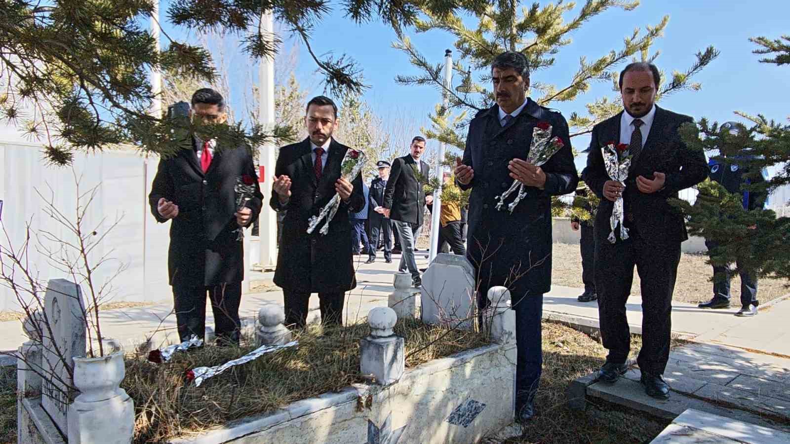 Aşkale&rsquo;de &Ccedil;anakkale şehitleri dualarla anıldı
