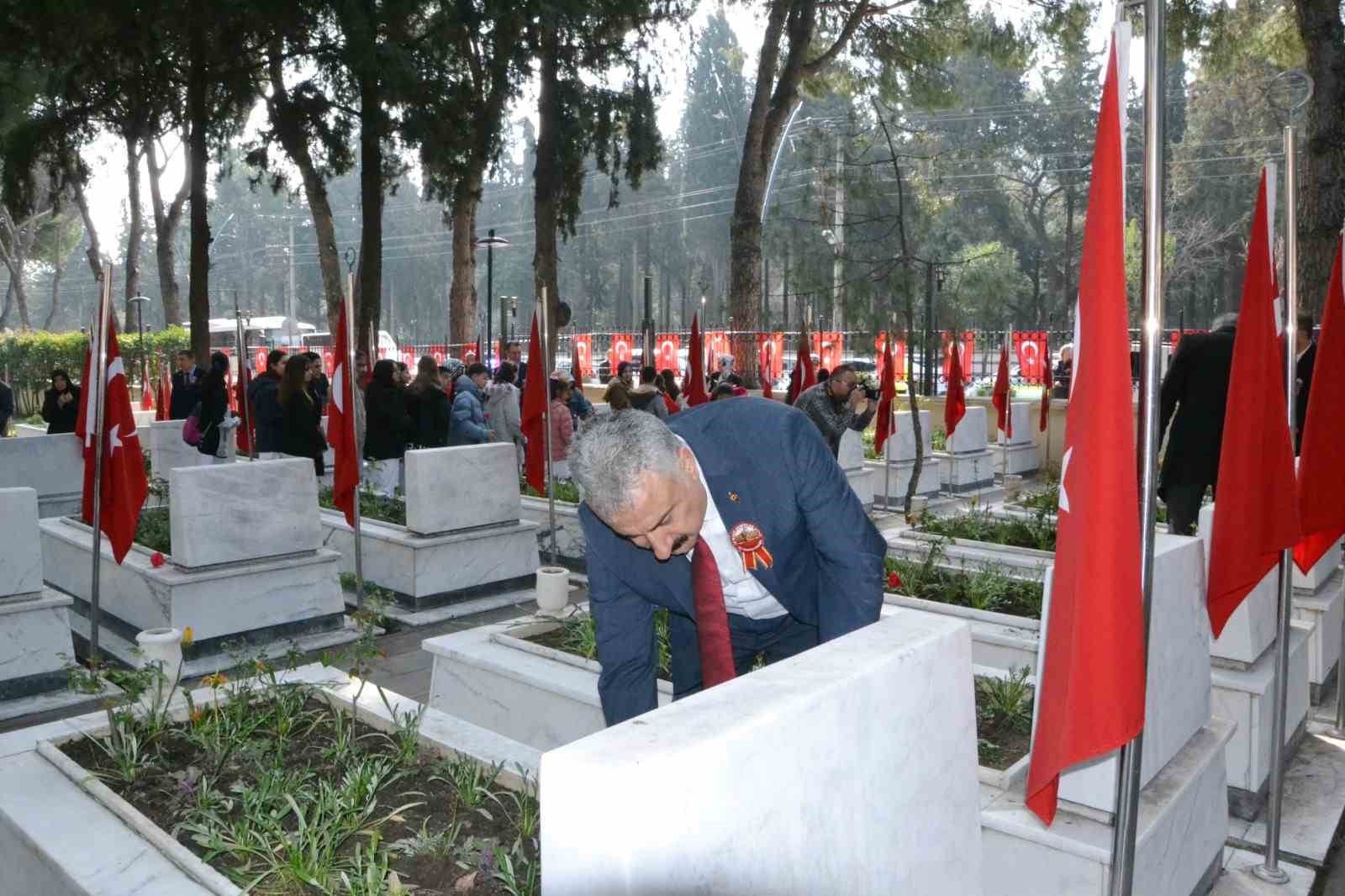 Manisa&rsquo;da &Ccedil;anakkale Zaferi&rsquo;nin 111. yılı t&ouml;renle anıldı
