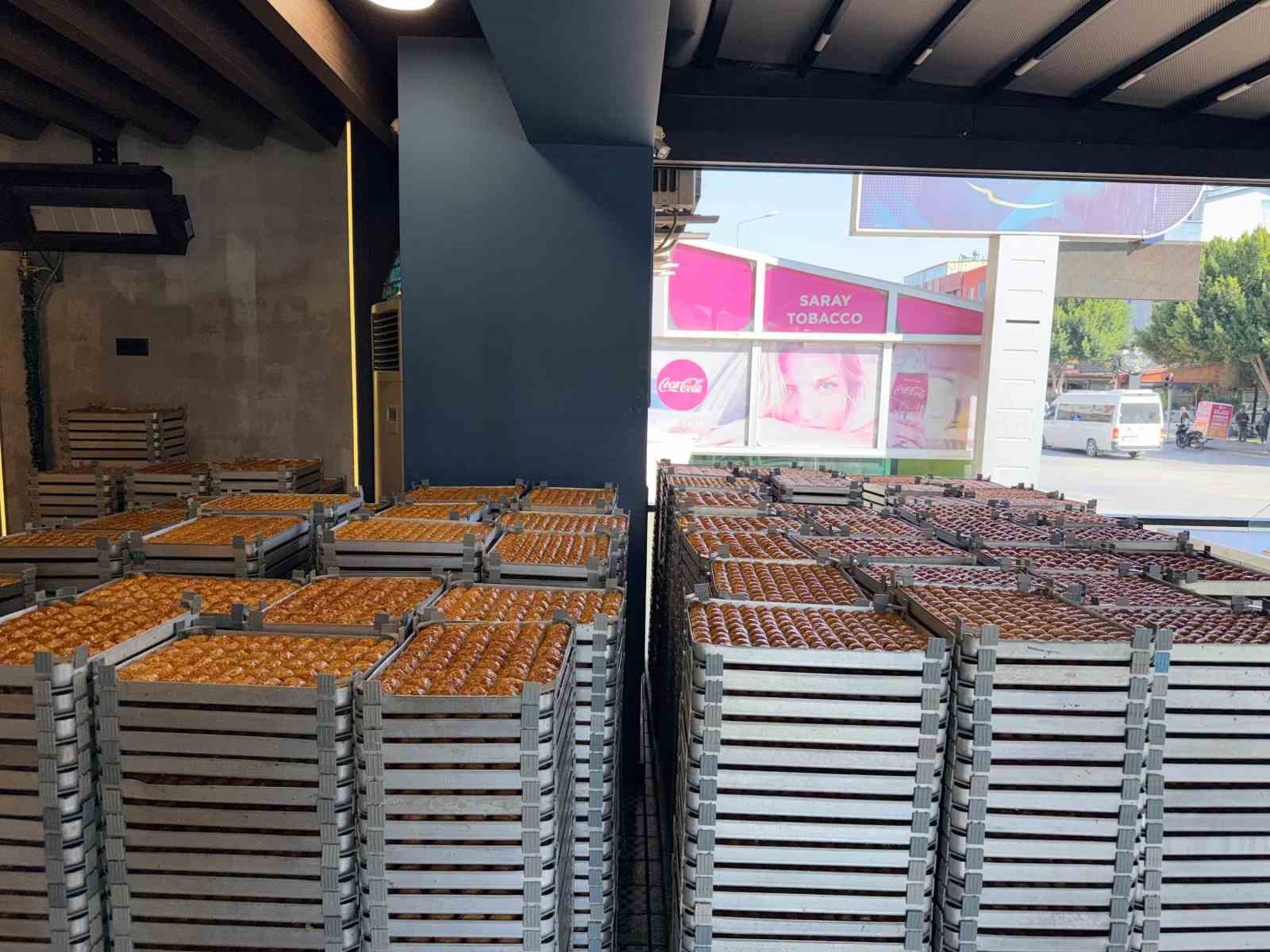 Kepez&rsquo;de bayram &ouml;ncesi tatlıcılara sıkı denetim
