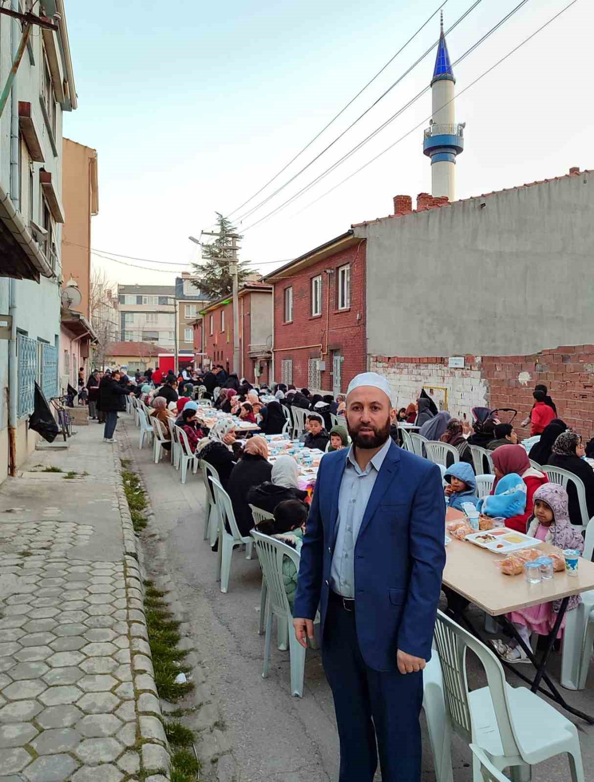 Eskişehir&rsquo;de 700 kişilik "G&ouml;n&uuml;l Sofrası" kuruldu
