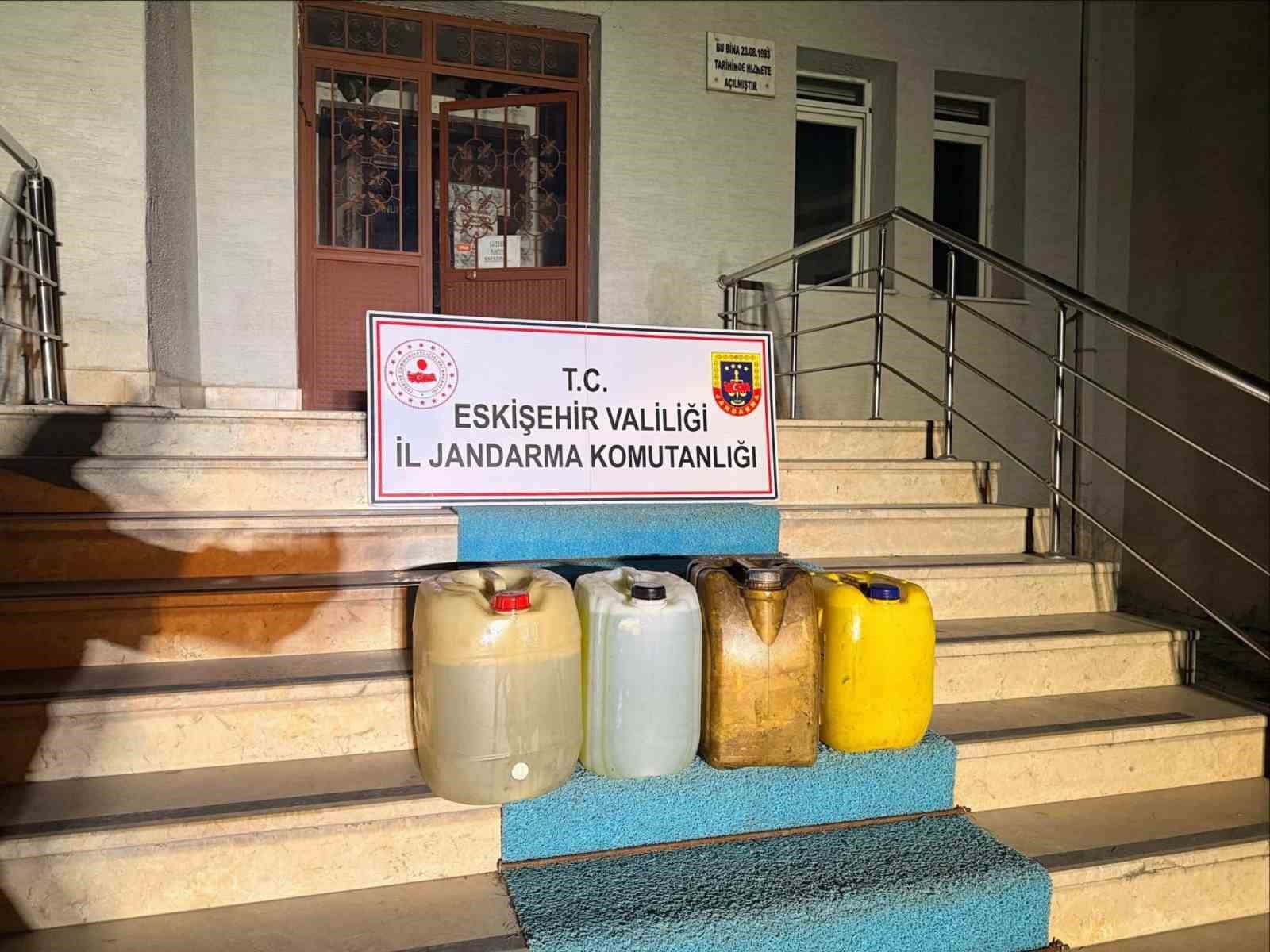 Yasa dışı akaryakıtı piyasaya s&uuml;rmeye hazırlanan ş&uuml;pheli yakalandı
