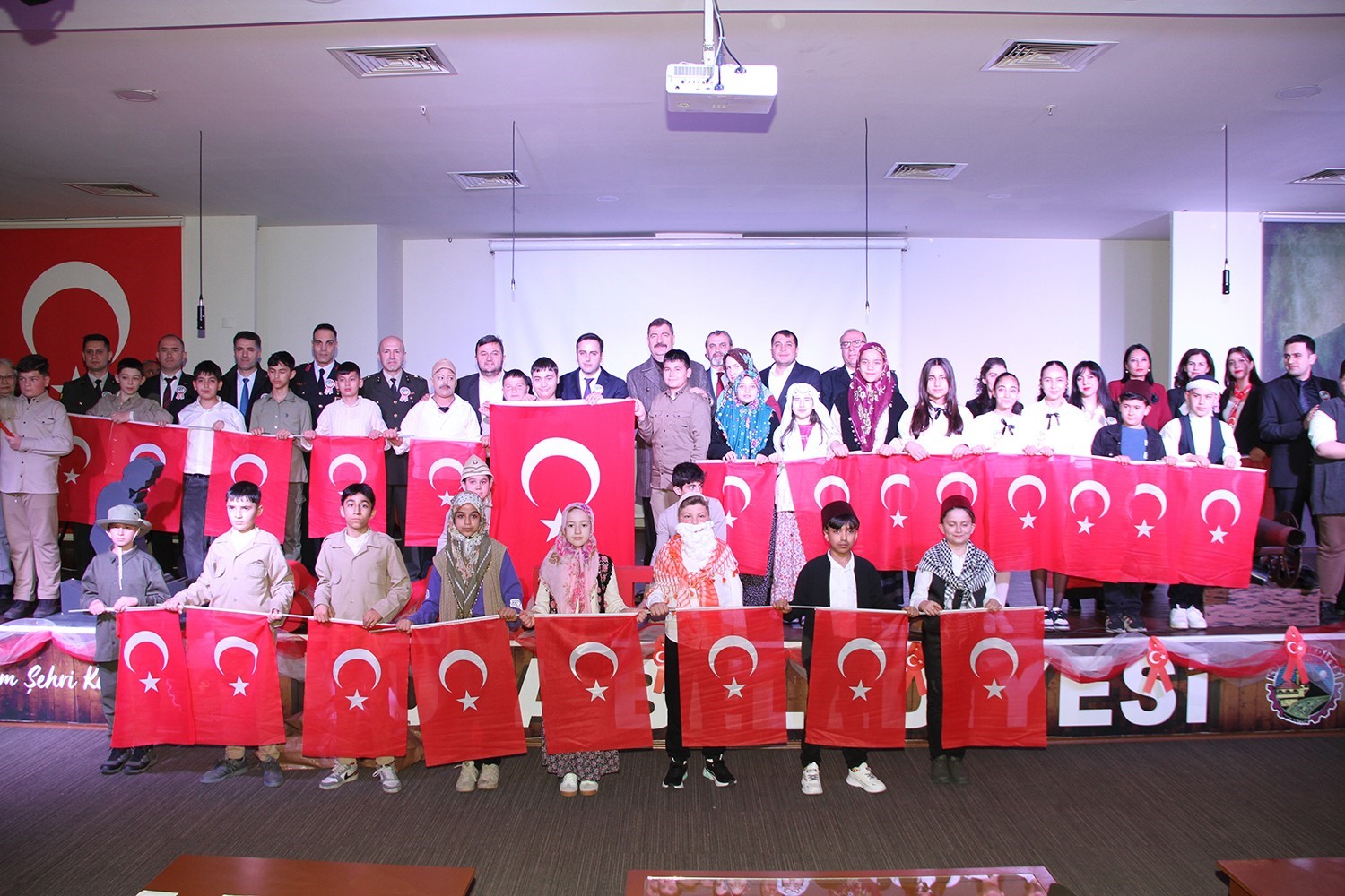 &Ccedil;anakkale Zaferi&rsquo;nin 111. yılına yakışır kutlama
