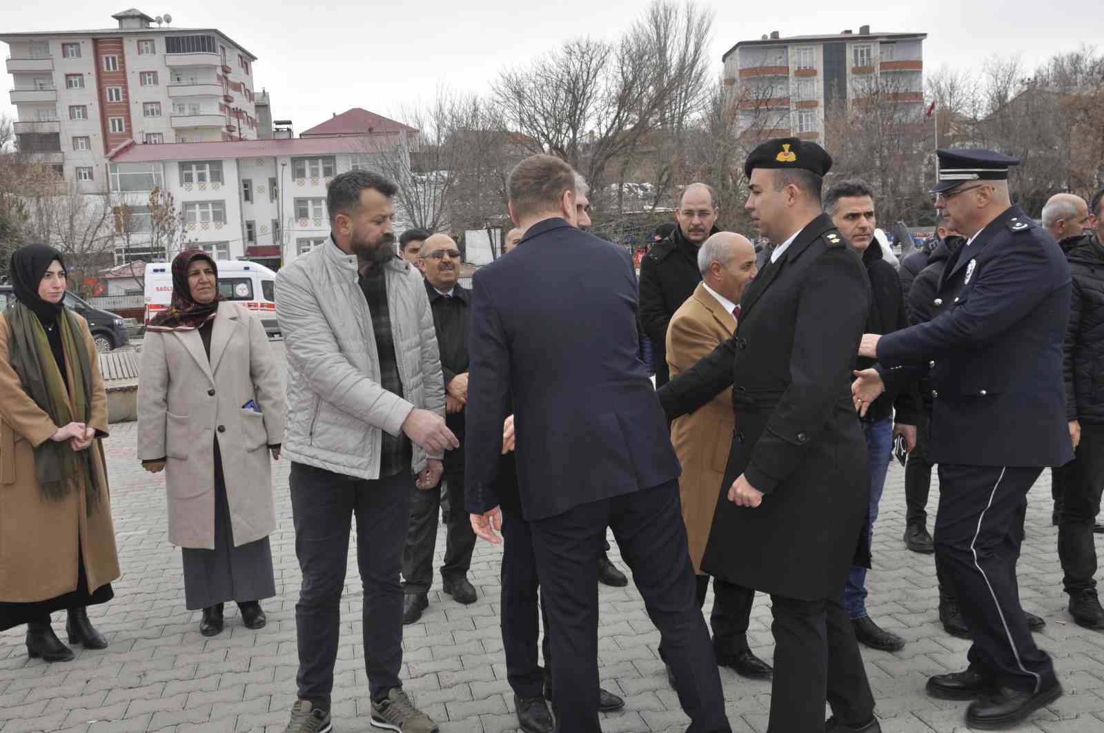 Bulanık&rsquo;ta 18 Mart Şehitleri Anma G&uuml;n&uuml; ve &Ccedil;anakkale Deniz Zaferi&rsquo;nin 111&rsquo;inci yılı kutlandı

