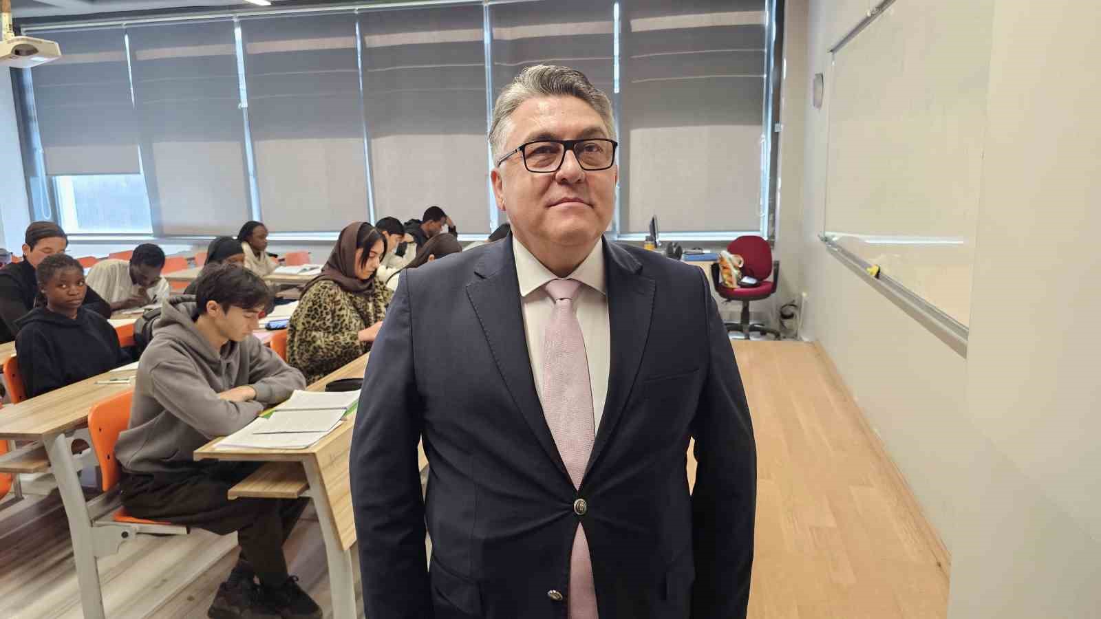 "Savaşta hi&ccedil; kimse kazanmayacak" diyen uluslararası &ouml;ğrenciler barış istiyor
