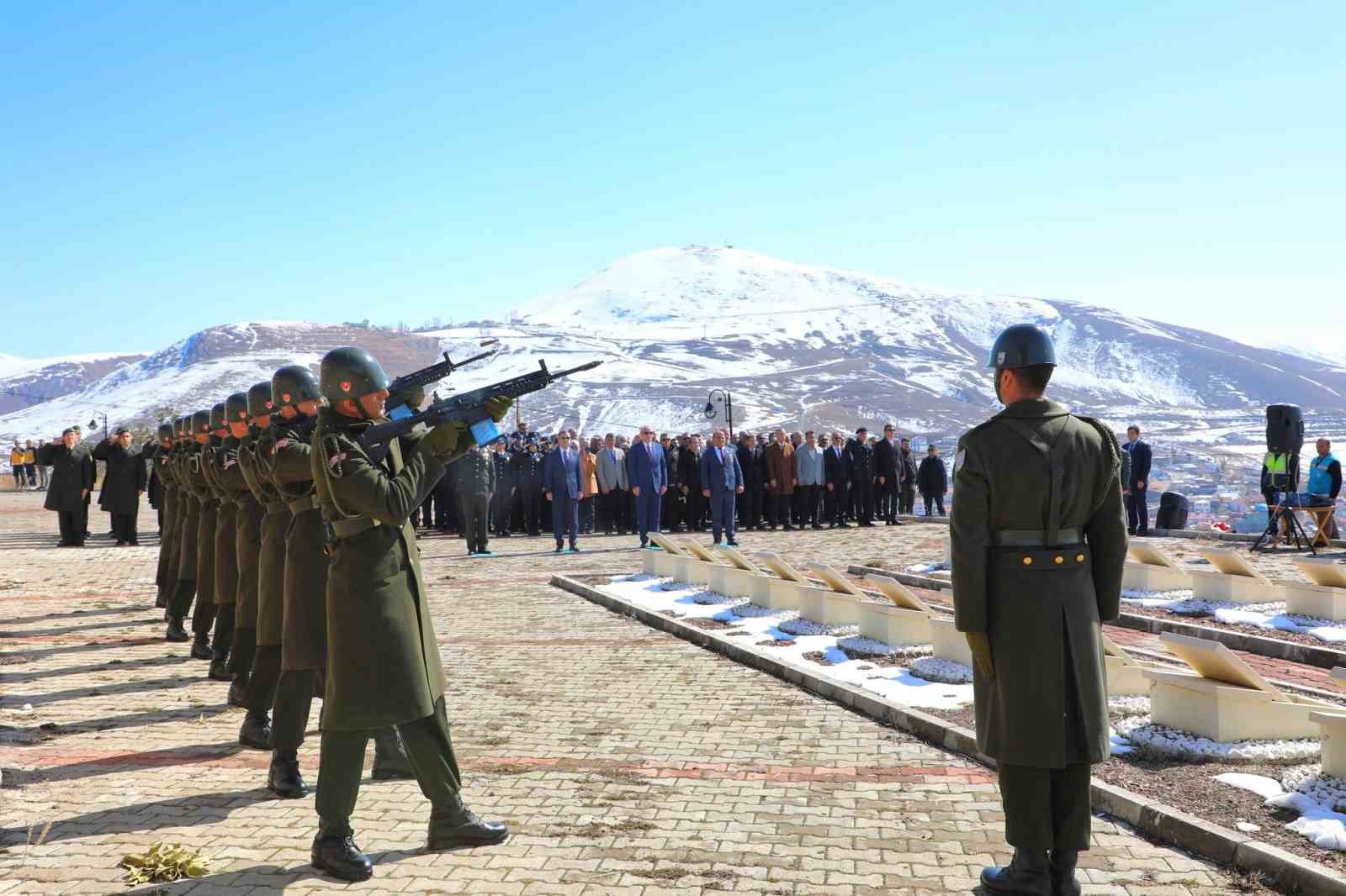 Bayburt’ta Çanakkale Zaferi’nin 111. yılı ve 18 Mart Şehitleri Anma Günü dolayısıyla tören düzenlendi