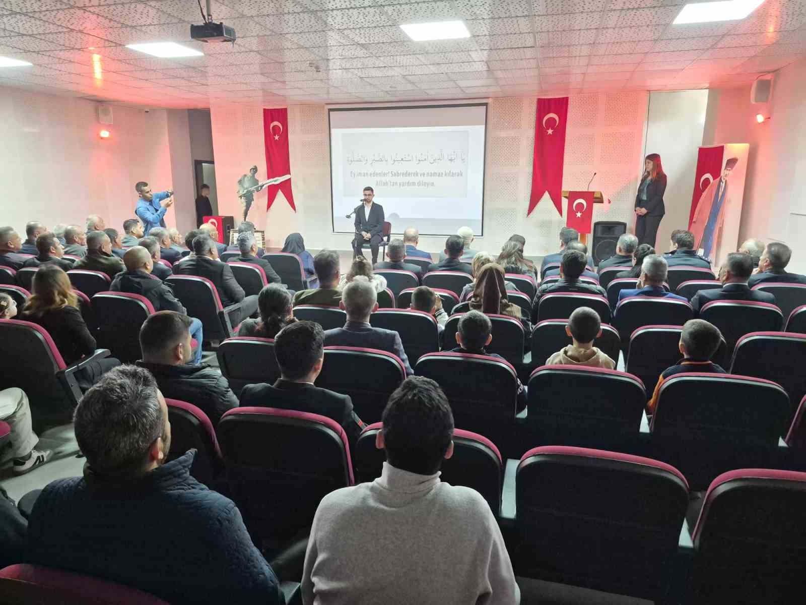 Yavuzeli&rsquo;nde 18 Mart &Ccedil;anakkale Zaferi ve Şehitleri Anma g&uuml;n&uuml; kutlandı
