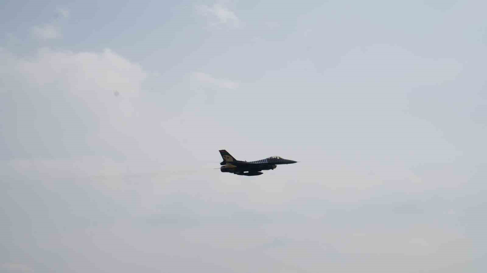 Cumhurbaşkanı Yardımcısı Yılmaz: "Azimle inşa ettiğimiz T&uuml;rkiye Y&uuml;zyılı&rsquo;nın da en sağlam dayanağı &Ccedil;anakkale ruhudur"
