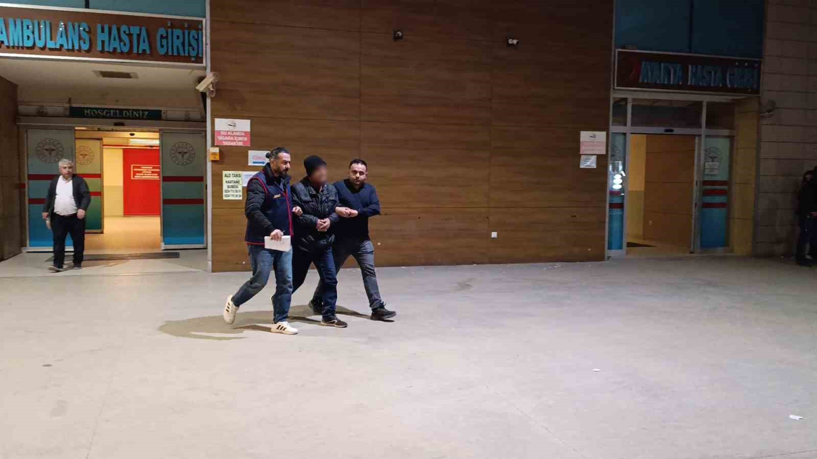 Bursa&rsquo;da 15 yıl hapis cezası bulunan firari dolmuşta yakalandı
