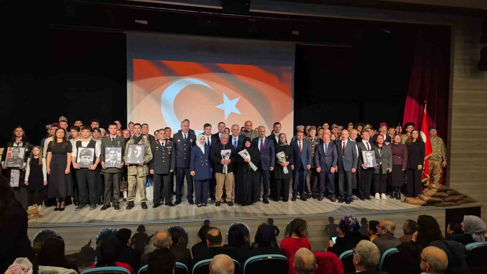 D&uuml;zce&rsquo;de şehitleri anma programı duygulandırdı
