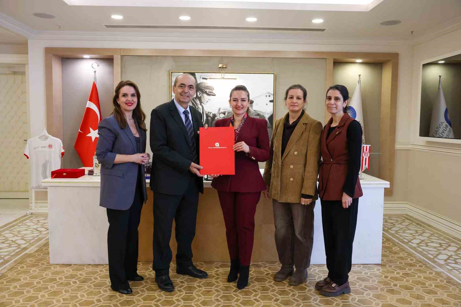 &Ccedil;evre Dostu &Ccedil;ift&ccedil;i Kartı Projesi Gazipaşa&rsquo;da b&uuml;y&uuml;yor
