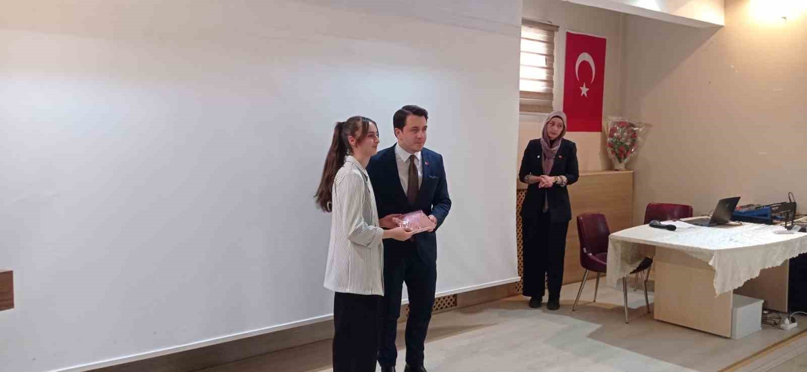 Tekman&rsquo;da &Ccedil;anakkale Zaferi&rsquo;nin 111&rsquo;nci yıld&ouml;n&uuml;m&uuml; t&ouml;reni
