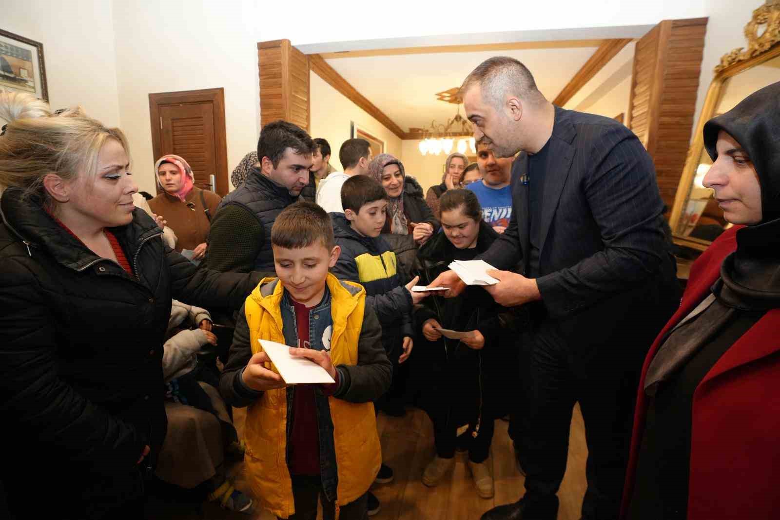 MHP&rsquo;den 500 &ccedil;ocuğa bayramlık elbise
