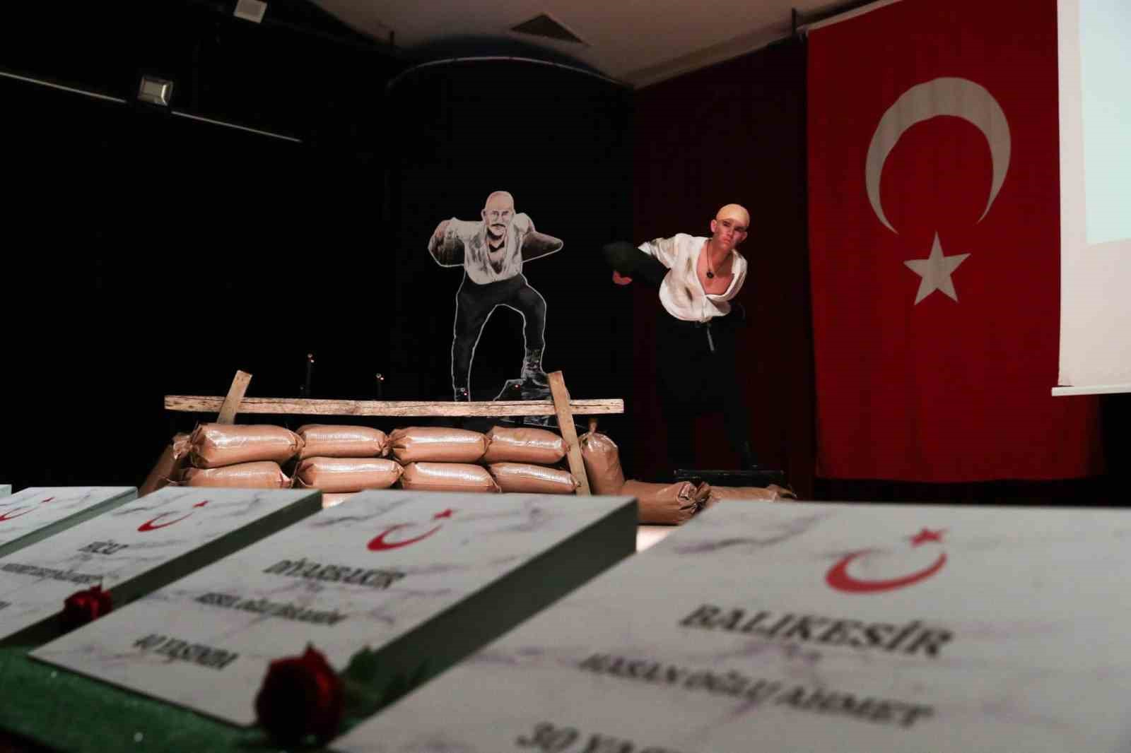 Aliağa&rsquo;da &Ccedil;anakkale Zaferi&rsquo;nin 111. yıl d&ouml;n&uuml;m&uuml; kutlandı
