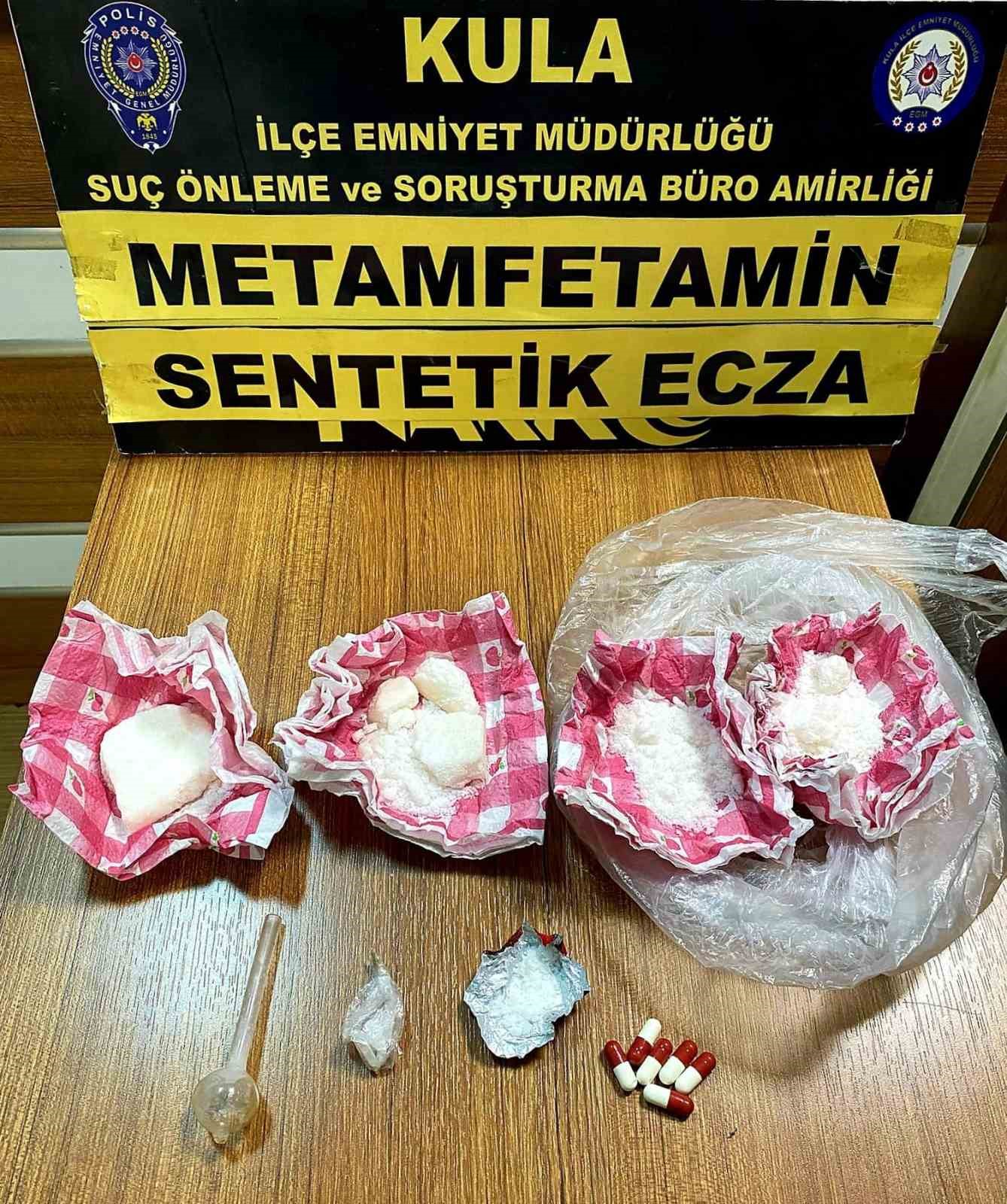 Bayram &ouml;ncesi uyuşturucu operasyonu: 2 kişi tutuklandı
