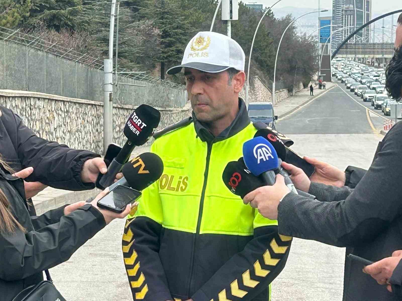 Ramazan Bayramı&rsquo;nda trafik tedbirleri kapsamında 45 bin 694 personel g&ouml;rev yapacak
