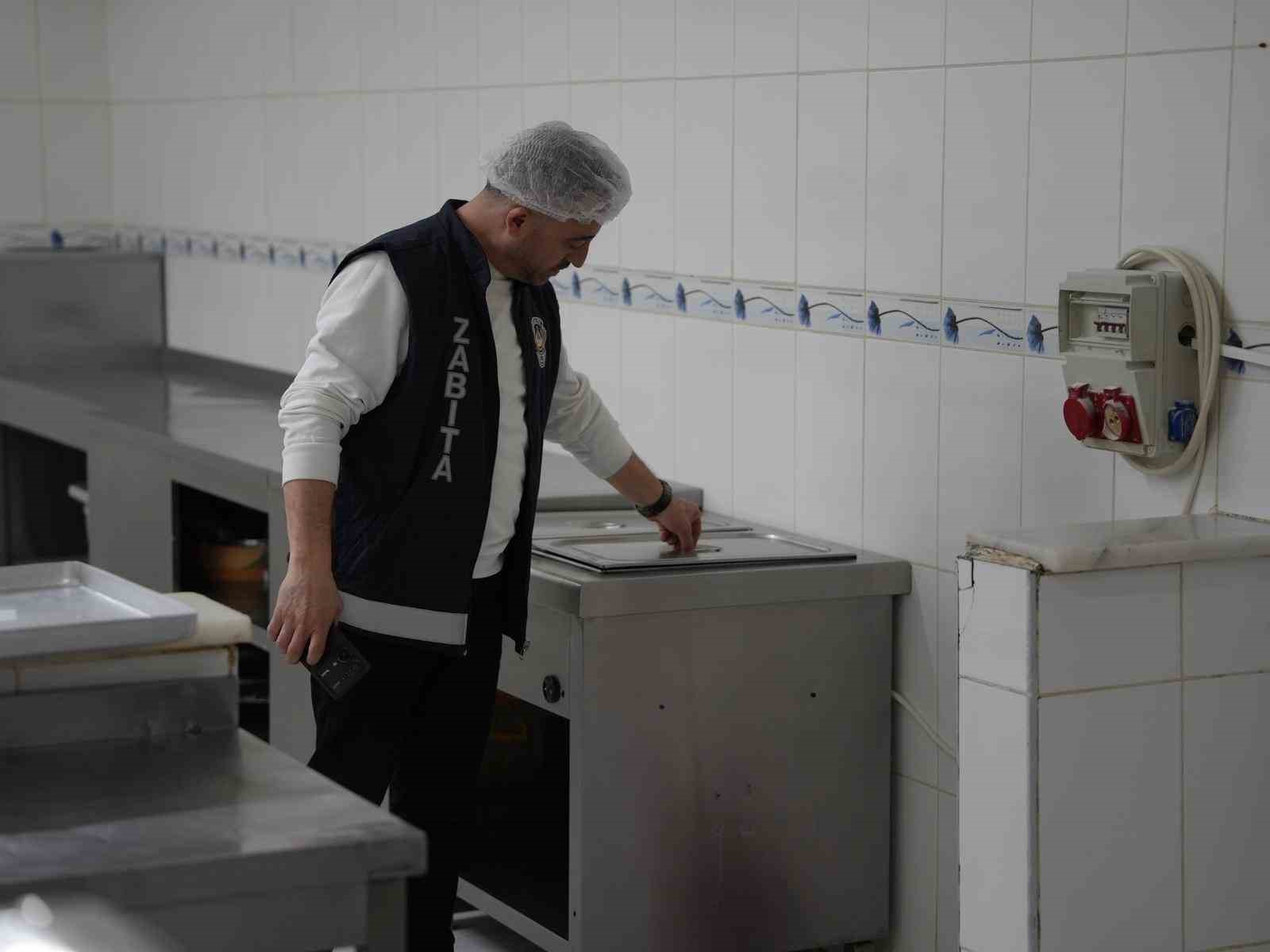 Zabıta&rsquo;dan bayramlık tatlı denetimi
