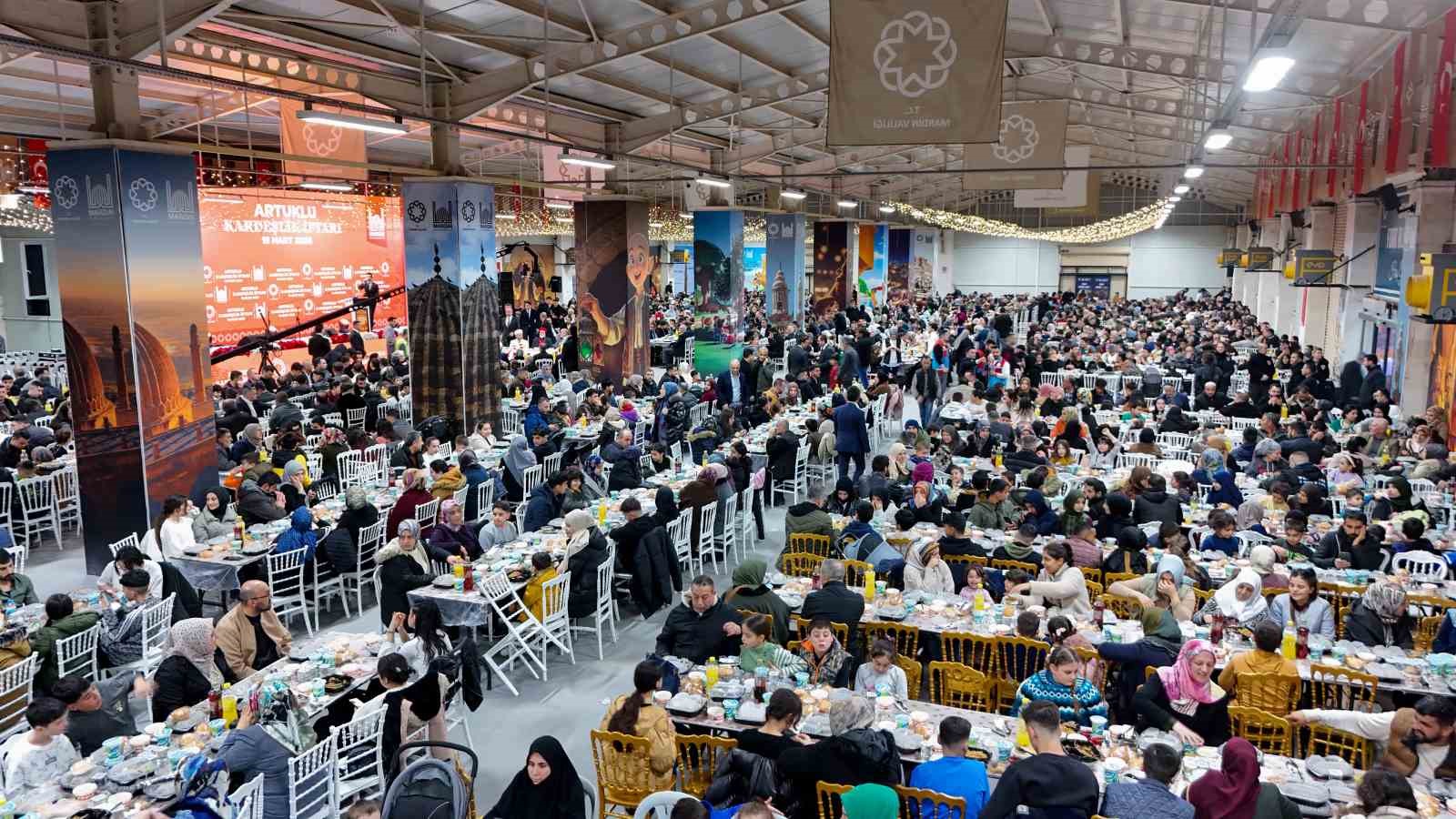 Mardin&rsquo;de 7 bin kişi kardeşlik iftarında buluştu
