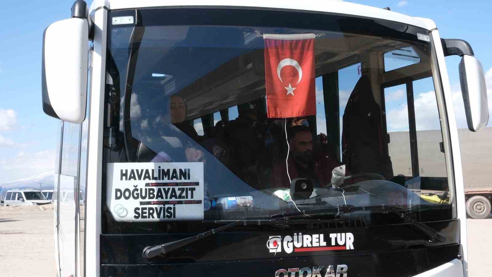 İran Kadın Milli Takımı Gürbulak Sınır Kapısı’ndan ülkelerine geçti