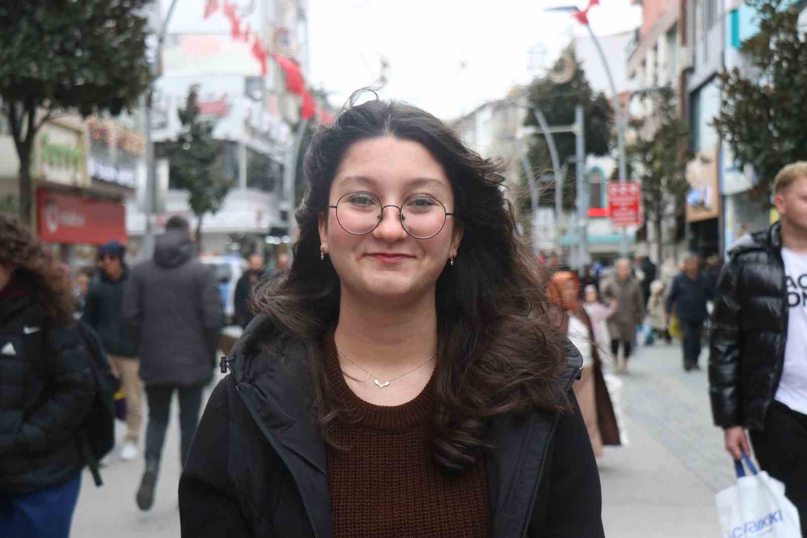 Vatandaşın bayram telaşı: Sokaklar doldu taştı
