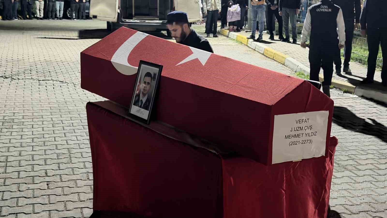 Siverek&rsquo;te trafik kazası: 1 uzman &ccedil;avuş hayatını kaybetti
